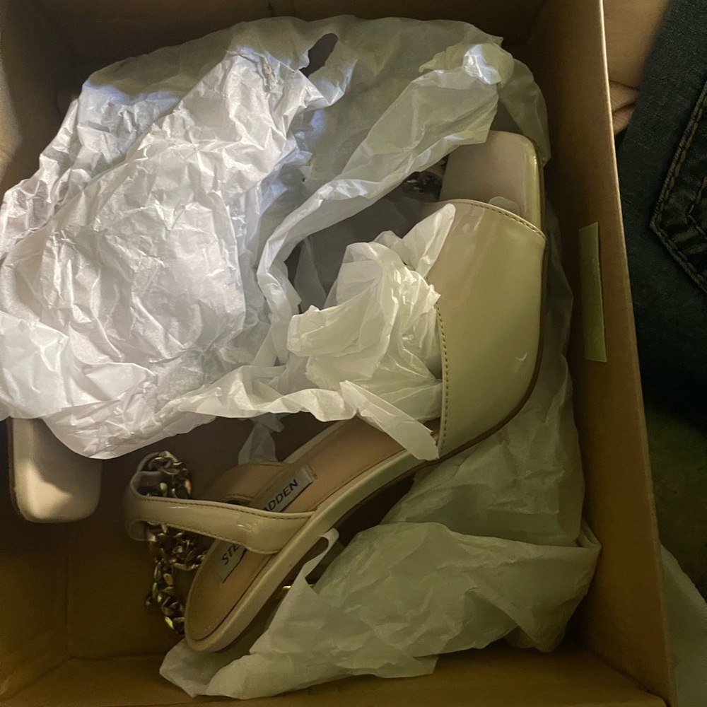 Steve Madden buoyant heels
